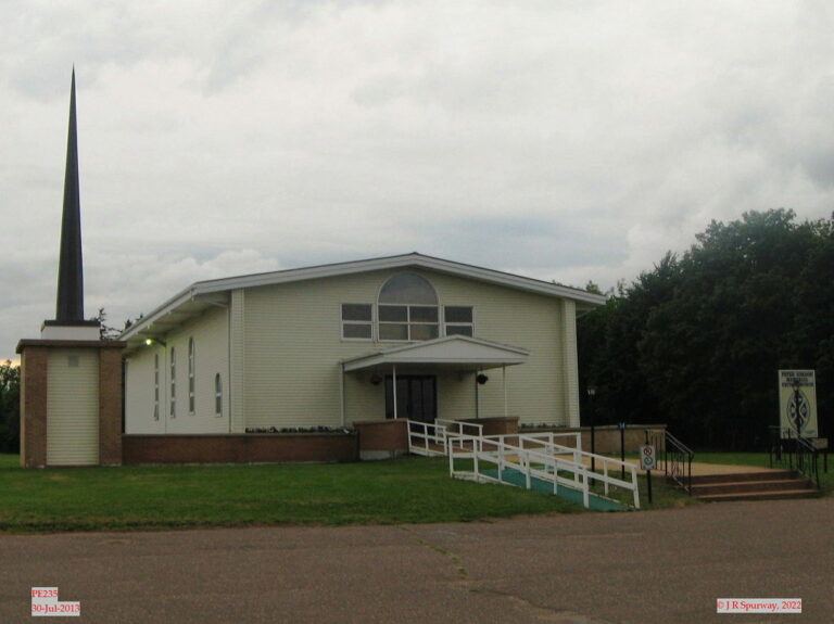 PE235 Peter Gordon Memorial United Church, Morell PE, taken 30-Jul-2013 © 2022 JR Spurway PE235 Peter Gordon Memorial United Church, Morell PE, taken 30-Jul-2013 © 2022 JR Spurway